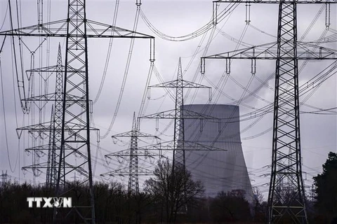 Tháp làm nguội của nhà máy điện hạt nhân Emsland ở Lingen, miền Tây Đức. (Ảnh: AFP/TTXVN)