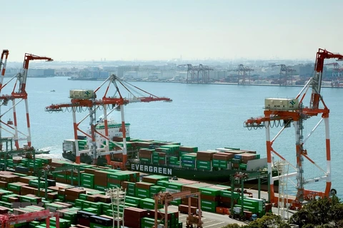 Cảng container quốc tế ở Tokyo, Nhật Bản. (Ảnh: AFP/TTXVN)