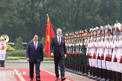 Thủ tướng Phạm Minh Chính chủ trì Lễ đón Thủ tướng Cộng hòa Séc