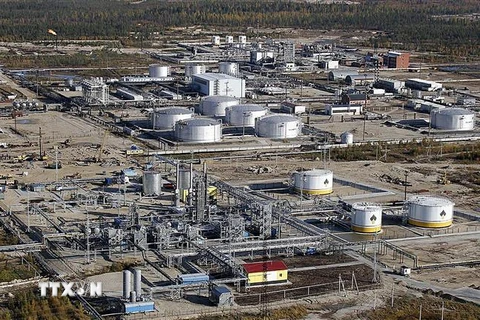 Nhà máy lọc dầu Rosneft ở thị trấn Gubkinsky, Tây Siberia, Nga. (Ảnh: AFP/TTXVN)