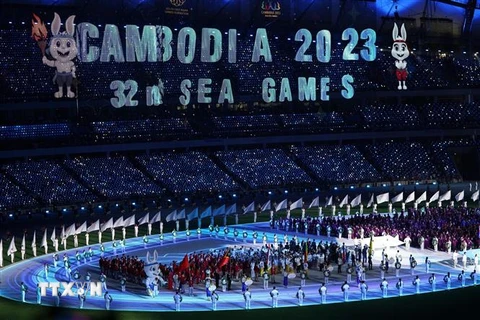 Ngày 5/5, Lễ khai mạc Đại hội Thể thao Đông Nam Á lần thứ 32 (SEA Games 32) diễn ra hoành tráng trên sân vận động quốc gia Morodok Techo ở Phnom Penh, Vương quốc Campuchia. (Ảnh: THX/TTXVN)
