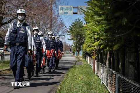 Cảnh sát tuần tra gần địa điểm diễn ra Hội nghị Ngoại trưởng G7 ở Karuizawa, Nhật Bản ngày 16/4/2023. (Ảnh: AFP/TTXVN)