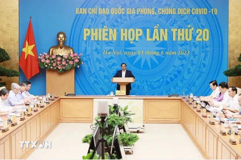 Thủ tướng Phạm Minh Chính chủ trì Phiên họp lần thứ 20 Ban Chỉ đạo Quốc gia phòng, chống dịch COVID-19. (Ảnh: Dương Giang/TTXVN)