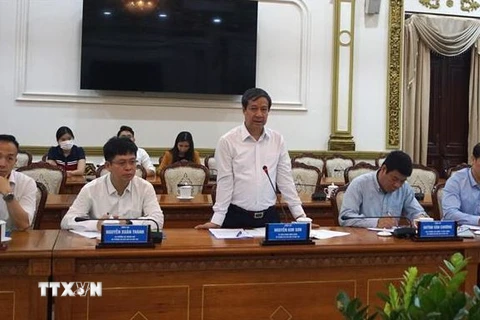 Bộ trưởng Bộ Giáo dục và Đào tạo Nguyễn Kim Sơn phát biểu tại buổi làm việc với Ủy ban Nhân dân Thành phố Hồ Chí Minh. (Ảnh: Thu Hoài/TTXVN)