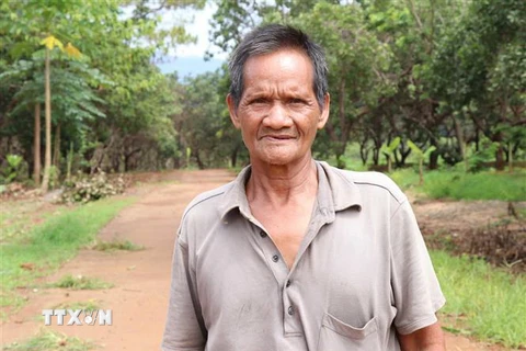 Ông Rơ Châm Hmơnh, già làng Nú, xã Ia Khai, huyện Ia Grai (Gia Lai) luôn đi đầu trong các phong trào xây dựng nông thôn mới tại địa phương. (Ảnh: Hồng Điệp/TTXVN)