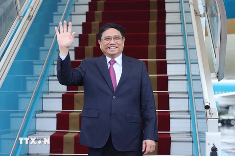 Thủ tướng Phạm Minh Chính rời Hà Nội sang thăm chính thức nước Cộng hòa Nhân dân Trung Hoa và dự Hội nghị Thường niên các nhà Tiên phong lần thứ 14 của Diễn đàn Kinh tế thế giới (WEF). (Ảnh: Dương Giang/TTXVN)