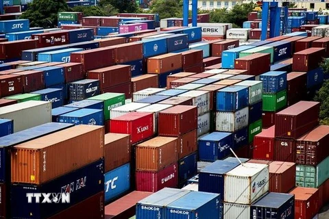 Kho bãi chứa container tại Cảng Cát Lái, thành phố Thủ Đức, Thành phố Hồ Chí Minh. (Ảnh: Hồng Đạt/TTXVN)