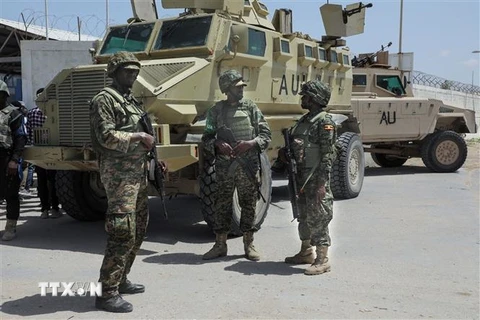 Binh sỹ AU gác tại Mogadishu, Somalia, ngày 15/5/2022. (Ảnh: AFP/TTXVN)