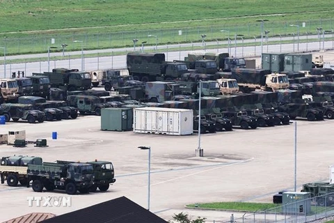 Xe quân sự tại căn cứ Humphreys ở Pyeongtaek, cách Thủ đô Seoul của Hàn Quốc 60km về phía Nam, ngày 20/8/2023, trước khi tham gia cuộc tập trận Lá chắn Tự do Ulchi. (Ảnh: Yonhap/TTXVN)