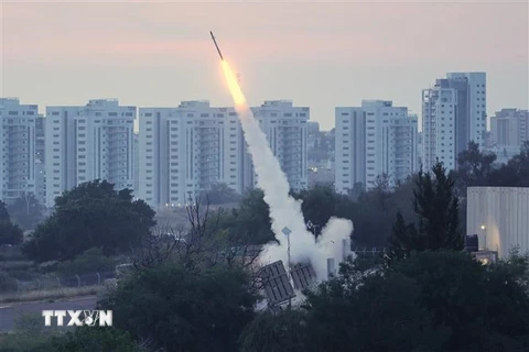 Hệ thống đánh chặn tên lửa Vòm sắt của Israel được triển khai ngăn loạt rocket phóng từ Dải Gaza xuống lãnh thổ Nhà nước Do Thái, ngày 10/5/2023. (Ảnh: THX/TTXVN)