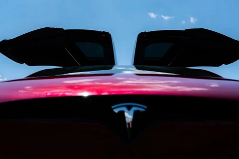 Tesla dự kiến đầu tư hơn 1 tỷ USD vào siêu máy tính Dojo. (Nguồn: Getty Images)