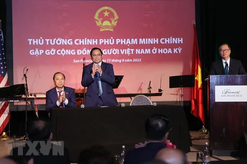 Thủ tướng Phạm Minh Chính gặp đại diện Cộng đồng Người Việt Nam tại Hoa Kỳ. (Ảnh: Dương Giang/TTXVN)