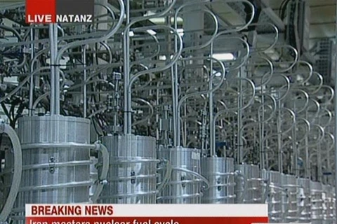 Các máy ly tâm tại cơ sở hạt nhân Nantanz (Iran). (Ảnh: AFP/TTXVN)