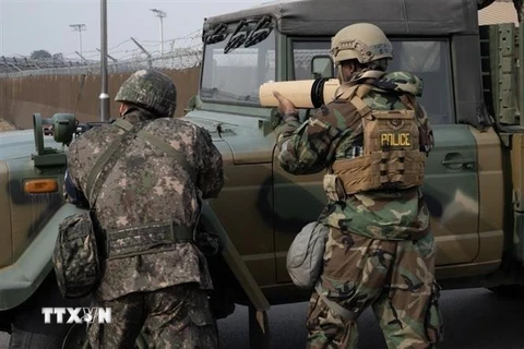 Binh sỹ Hàn Quốc và Mỹ tham gia một cuộc tập trận ở Gunsan, Hàn Quốc. (Ảnh: Yonhap/TTXVN)