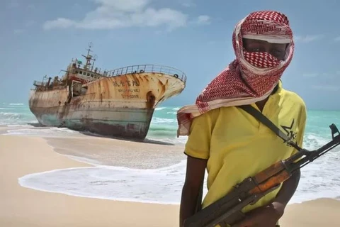 ​Nhiều công dân Somalia bị buộc tội hoạt động cướp biển đã bị bắt, xét xử và kết án ở các nước láng giềng vì các hoạt động tội phạm dọc bờ biển của nước này. (Nguồn: AP)