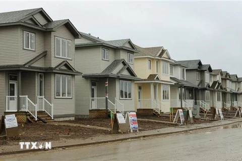 Các ngôi nhà được rao bán tại Alberta, Canada. (Ảnh: AFP/TTXVN)