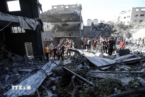 Cảnh đổ nát sau cuộc không kích của Israel xuống Gaza, ngày 4/11/2023. (Ảnh: THX/TTXVN)