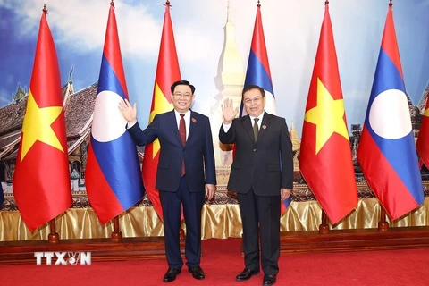 Chủ tịch Quốc hội Vương Đình Huệ hội đàm với Chủ tịch Quốc hội Lào
