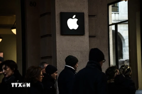 Một cửa hàng của Apple. (Ảnh: AFP/TTXVN)