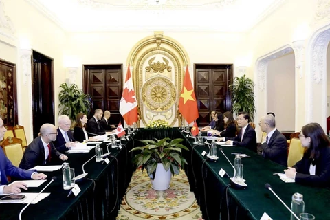 Thứ trưởng Bộ Ngoại giao Hà Kim Ngọc cùng Thứ trưởng Bộ Các Vấn đề Toàn cầu Canada David Morrison đồng chủ trì Tham khảo Chính trị Việt Nam-Canada. (Nguồn: Bộ Ngoại giao)