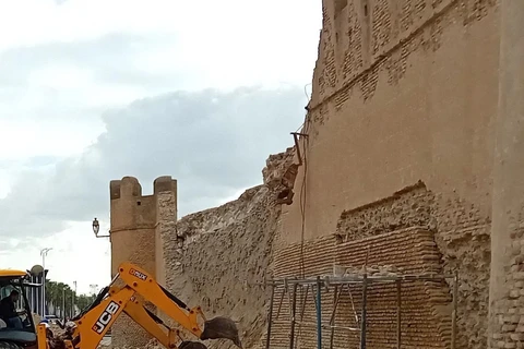 Sập bức tường thành cổ ở Tunisia