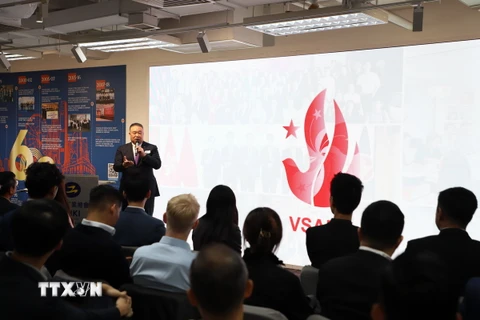 Ông Anthony Lam, Phó Chủ tịch Điều hành Liên đoàn Công nghiệp Hong Kong, phát biểu tại Ngày hội Sinh viên Việt Nam tại Hong Kong. (Ảnh: Mạc Luyện/TTXVN)
