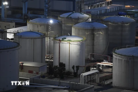 Kho dầu dự trữ của công ty Exolum ở Barcelona, Tây Ban Nha. (Ảnh: AFP/TTXVN)