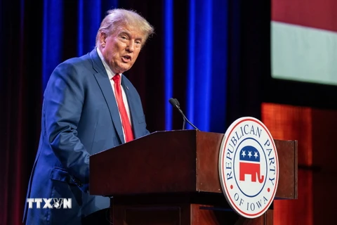Cựu Tổng thống Donald Trump phát biểu tại cuộc họp của Đảng cộng hòa ở Des Moines, Iowa, Mỹ, ngày 28/7/2023. (Ảnh: AFP/TTXVN)