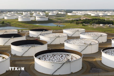 Một kho dự trữ dầu tại Cushing, Oklahoma, Mỹ. (Ảnh: AFP/TTXVN)