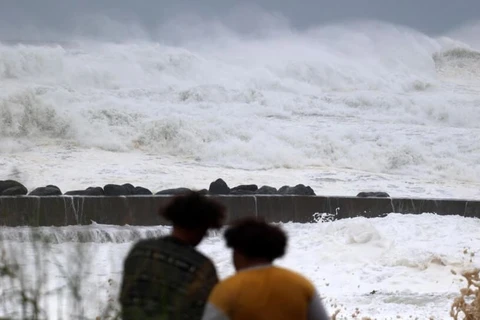 Theo Cơ quan Khí tượng Pháp (Meteo-France), cơn bão Belal mang theo gió lớn đang di chuyển về phía Tây Bắc hòn đảo. (Nguồn: AFP)