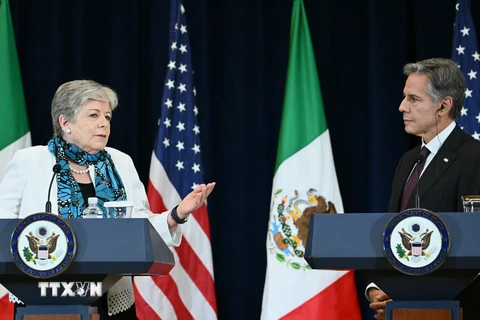 Ngoại trưởng Mỹ Antony Blinken (phải) trong cuộc họp báo chung với người đồng cấp Mexico Alicia Barcena tại Washington DC., ngày 29/9/2023. (Ảnh: AFP/TTXVN)