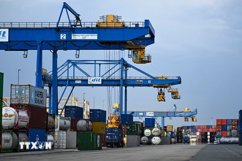 Cảng hàng hóa ở Duisburg, Đức. (Ảnh: AFP/TTXVN)