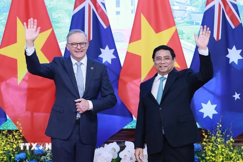 Thủ tướng Phạm Minh Chính và Thủ tướng Australia Anthony Albanese. (Ảnh: Dương Giang/TTXVN)