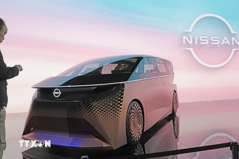 Xe minivan của Hãng Nissan trưng bày tại Triển lãm Japan Mobility Show 2023 tại Tokyo, Nhật Bản, ngày 25/10/2023. (Ảnh: Kyodo/TTXVN)