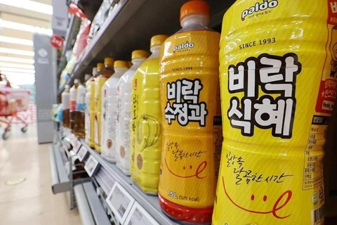 Sản phẩm đồ uống Hàn Quốc trên kệ một siêu thị. (Nguồn: Yonhap)