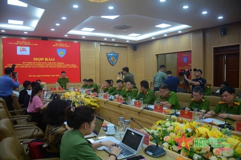 Quang cảnh buổi họp báo kỷ niệm 50 năm Ngày truyền thống Lực lượng Cảnh sát Cơ động. (Nguồn: Báo Quân đội Nhân dân)