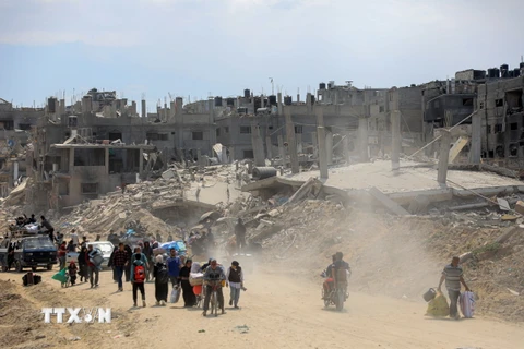 Người dân tại Dải Gaza ngày 8/4/2024. (Ảnh: THX/TTXVN)