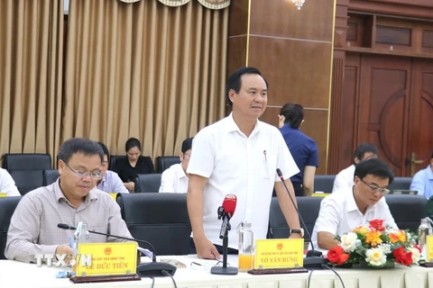 Ông Võ Văn Hưng, Chủ tịch Ủy ban Nhân dân tỉnh Quảng Trị phát biểu tại buổi làm việc. (Ảnh: Thanh Thủy/TTXVN)