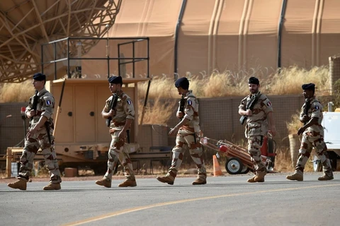 Binh sỹ Pháp tại căn cứ 101 ở Niamey, Niger. (Ảnh: AFP/TTXVN)