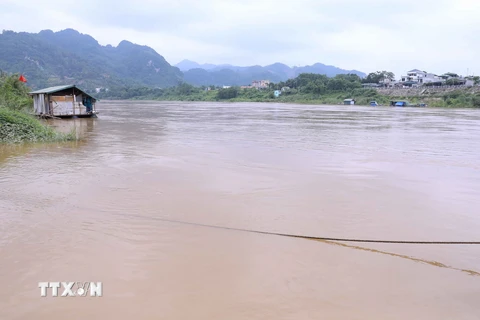 Ủy ban Nhân dân tỉnh yêu cầu Ủy ban Nhân dân huyện Chiêm Hóa theo dõi chặt chẽ diễn biến mưa, lũ và tình hình sạt lở đất. (Ảnh: Quang Cường/TTXVN)