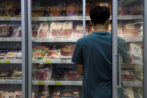 Các sản phẩm thịt tại một siêu thị ở Bắc Kinh. (Nguồn: Reuters)