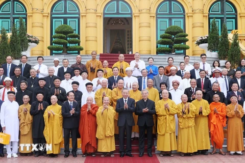 Chiều 13/6/2024, tại Phủ Chủ tịch, Chủ tịch nước Tô Lâm gặp mặt thân mật Đoàn đại biểu chức sắc, chức việc, lãnh đạo các tổ chức tôn giáo. (Ảnh: Nhan Sáng/TTXVN)