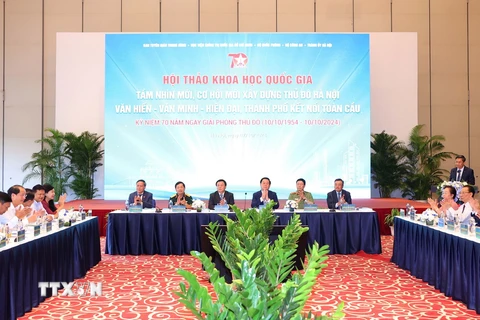 Hội thảo khoa học cấp quốc gia “Tầm nhìn mới, cơ hội mới xây dựng Thủ đô Hà Nội văn hiến-văn minh-hiện đại, thành phố kết nối toàn cầu.” (Ảnh: Văn Điệp/TTXVN)