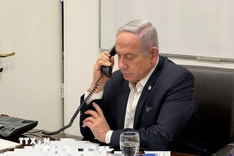 Thủ tướng Israel Benjamin Netanyahu trong một cuộc điện đàm với Tổng thống Mỹ Joe Biden. (Ảnh: THX/TTXVN)