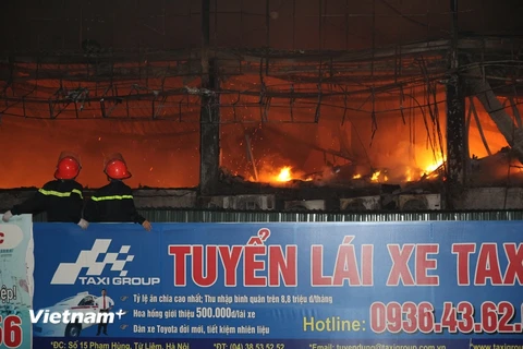 [Photo] Hà Nội: Toàn cảnh vụ cháy lớn thiêu rụi Luxury Bar