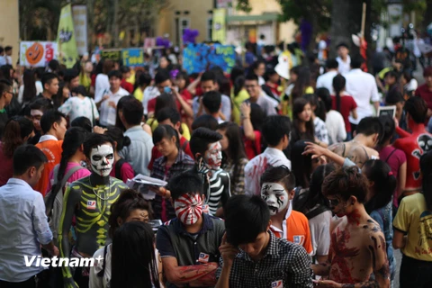 [Photo] Sinh viên Báo chí hóa trang ma mị trong đêm hội Halloween 