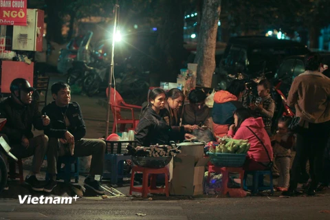[Photo] Ăn đêm phố cổ - Thú vui tao nhã của người Hà Nội 