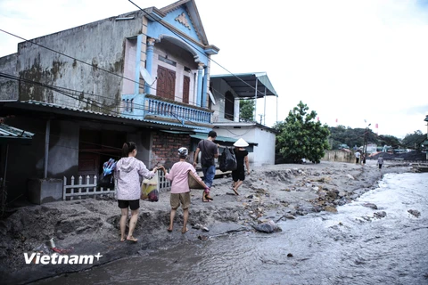 Phường Mông Dương, thành phố Cẩm Phả tan nát sau cơn lũ bùn khủng khiếp. (Ảnh: Minh Sơn/Vietnam+)