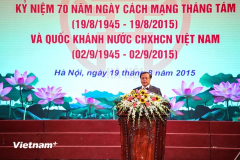 Phát biểu tại buổi lễ, ông Phạm Quang Nghị - Bí thư Thành ủy Hà Nội đã khẳng định: Thắng lợi của Cách mạng Tháng 8 (1945) đã mở ra kỷ nguyên độc lập tự do của dân tộc, mở ra thời đại Hồ Chí Minh lịch sử. (Ảnh: PV/Vietnam+)