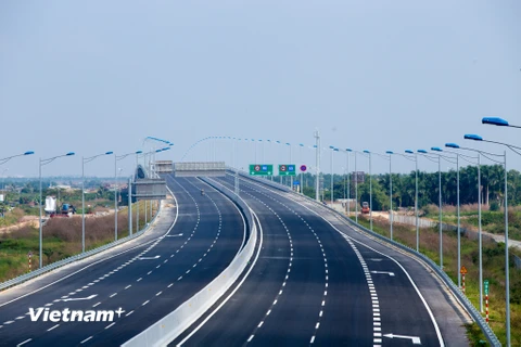 Tuyến cao tốc sẽ giảm tải cho quốc lộ 5 đồng rút ngắn thời gian đi từ Hà Nội xuống Hải Phòng chỉ còn khoảng 1,5 tiếng thay vì 2,5 tiếng như trước đây. (Ảnh: Minh Sơn/Vietnam+)